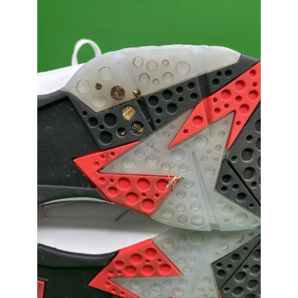 Air Jordan 7 Retro Men’s Size 10.5 White Infrared CU9307- 160 LACES HAVE STAIN